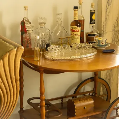 In An 1800s Frescoed With Panoramic Solarium And Historic Park - Mastrangelo