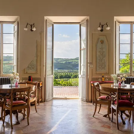 Panzió In An 1800s Frescoed With Panoramic Solarium And Historic Park - Mastrangelo 4*