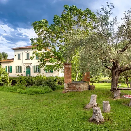 In An 1800s Frescoed With Panoramic Solarium And Historic Park - Mastrangelo 4* Colli del Tronto
