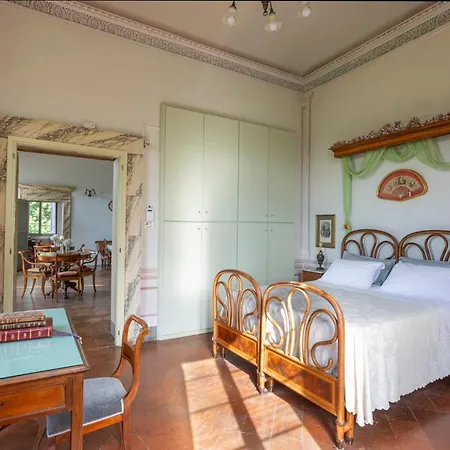 In An 1800s Frescoed With Panoramic Solarium And Historic Park - Mastrangelo Bed and Breakfast Colli del Tronto