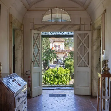 In An 1800s Frescoed With Panoramic Solarium And Historic Park - Mastrangelo Panzió