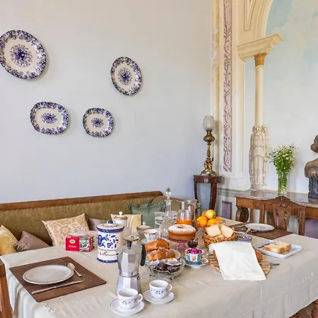 In An 1800s Frescoed With Panoramic Solarium And Historic Park - Mastrangelo Colli del Tronto