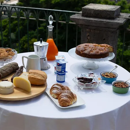 In An 1800s Frescoed With Panoramic Solarium And Historic Park - Mastrangelo 4*