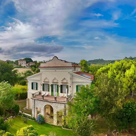 In An 1800s Frescoed With Panoramic Solarium And Historic Park - Mastrangelo